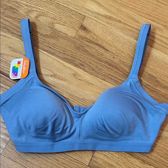 Warner's Easy Does It No Dig Wire-Free Bra
Comfort Slate Blue Adjustable Straps - Picture 2 of 6